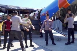 Polri menyalurkan bantuan logistik untuk warga terdampak gempa NTT