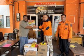 KIPP dan CMI salurkan bantuan untuk petugas penanganan karhutla