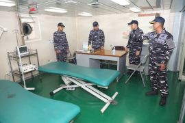 KRI dr. Soeharso memperkuat layanan kesehatan pascagempa di Manggarai NTT