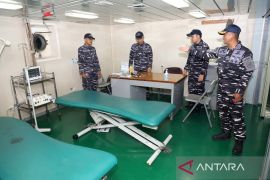 KRI dr. Soeharso perkuat layanan kesehatan pascagempa di Manggarai NTT