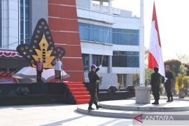 Civitas Akademika UNG Gelar Upacara Peringatan HUT RI ke-81