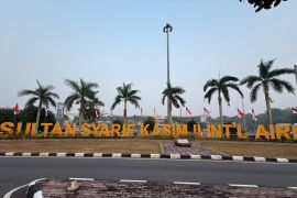Meski ada kabut asap, Bandara Pekanbaru tetap beroperasi normal
