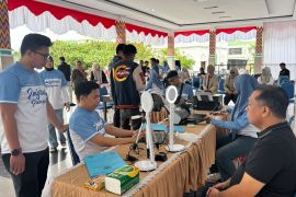 Tak perlu ke kantor, warga Wajo urus paspor sembari Car Free Day