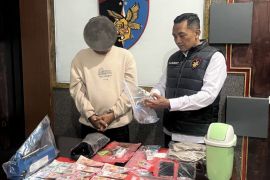 Polda Bali sita narkotika dan uang tunai dari tersangka pengedar di Denpasar