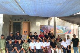 Bupati Buleleng apresiasi alumni SMA terus bantu warga sekitar yang kurang mampu