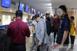 Kantor Imigrasi Kelas I TPI Denpasar deportasi WNA Pakistan diduga investor bodong