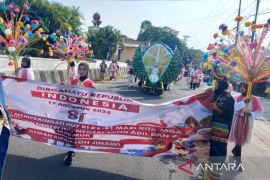 Pawai Pembangunan HUT RI di Bangka Barat ajang kreativitas anak muda