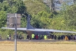 Pesawat milik TNI AL tergelincir di Bandara Hasanuddin Makassar