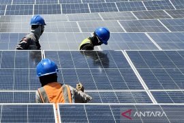 Menteri Bahlil: PLTS 100 GWp dorong kemandirian energi nasional
