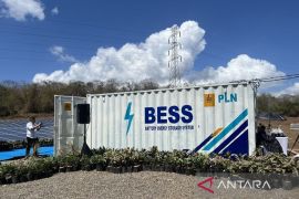 Menteri Bahlil dorong IPP garap proyek PLTS 100 GWp