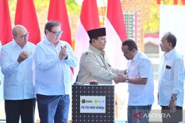 Bahlil: Program PLTS 100 GWp akan sasar desa tanpa listrik