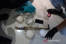 Bareskrim bongkar modus emas ilegal ditempel di tubuh ke Hong Kong
