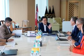 Menko Yusril buka peluang izinkan perwakilan resmi merek asing di RI