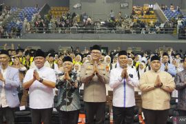 Polda Sumsel salurkan 5.000 buku hijaiyah untuk bebaskan santri dari buta aksara Alquran