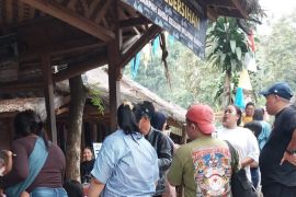 Yuk, wisata ke Badui sambil berburu durian