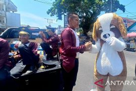 Swiss-Belhotel Pangkalpinang bagikan infused water gratis di pawai dan karnaval pembangunan