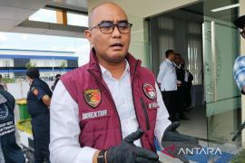 North Sumatra police hunt drug kingpin behind 15-kg meth haul