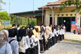 Disnakertrans Batola sebut ribuan peminat ikuti interview karyawan Indomaret