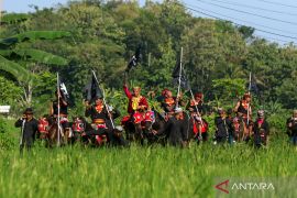 Warga Banyuwangi napak tilas masa perang Puputan Bayu