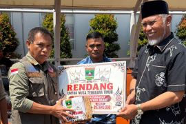 Pemprov Sumbar salurkan 2,1 Ton rendang untuk korban bencana di NTT