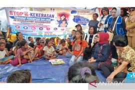 Beri semangat, Menteri PPPA sapa anak-anak terdampak gempa Manggarai