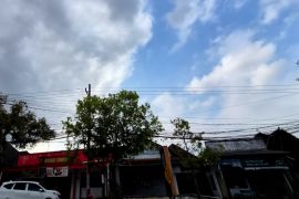 Cuaca mayoritas wilayah diprakirakan cerah berawan-berawan tebal