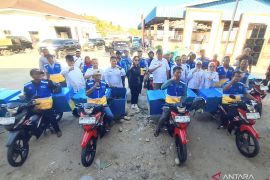 Pemprov Gorontalo berikan nelayan motor dilengkapi kotak pendingin