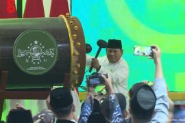 Prabowo pukul bedug tandai pembukaan muktamar ke-35 Nahdlatul Ulama