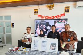 Imigrasi DIY mengamankan WNA China diduga curi kartu kredit di Bandara YIA