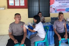 Brimob Sumut beri vaksinasi personel perkuat layanan pada masyarakat
