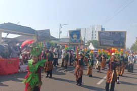 Kantong Semar jadi inspirasi, SDN 16 Pangkalpinang tampilkan keindahan nusantara di Karnaval HUT RI