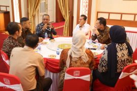 Pemprov Kepri dan PLN bersinergi perkuat internet dan energi hijau