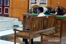 Hakim Tipikor Medan vonis bebas eks Kabag Tapem Madina kasus korupsi LKPj 2015