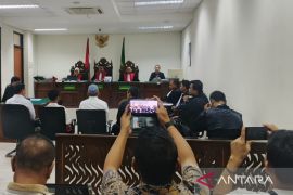 Anggota DPRD Bekasi Nyumarno mengajukan tahanan kota