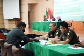 Puluhan pelanggar Perda jalani sidang Tipiring di Jakbar
