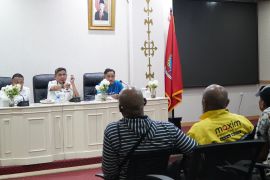Pemkot Ambon tindaklanjuti keluhan pengemudi Maxim