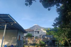 Tiga kampung di Sitaro waspadai guguran lava Gunung Karangetang