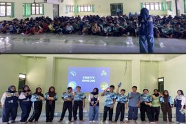 Mahasiswa KKN UNISA edukasi siswa SMPN 3 Turi bijak bermedia sosial