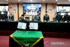 Perda Pajak dan Retribusi Daerah di Sulsel disahkan