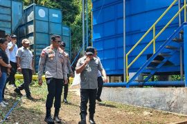 Plt Bupati Sitaro dan Kapolres pantau sumber air Danau Kapeta