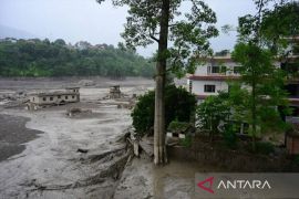 Korban tewas banjir bandang di perbatasan Nepal-China jadi 160 orang