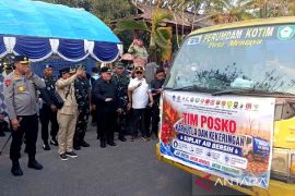 Gubernur Kalteng salurkan bantuan air bersih dan pangan untuk warga Kotim