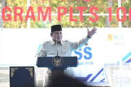 Menteri Bahlil: PLTS 100 GWp jadi mesin pertumbuhan ekonomi dengan nilai investasi Rp1.140 T