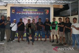 Kemenhut tangkap salah satu DPO pemburu rusa bersenjata di TN Komodo