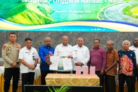 Gubernur Papua tekankan penyelesaian sengketa tanah adat secara tuntas