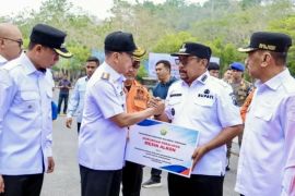 Pemprov Sultra salurkan 24 mesin alkon ke lima daerah rawan kekeringan