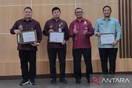 Pemkab Bone Bolango raih penghargaan penyaluran dana desa 100 persen