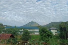 Gempa vulkanik Gunung Lokon naik signifikan capai 111 kali