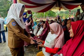 Pemkab Natuna edukasi warga gunakan masker saat kabut asap
