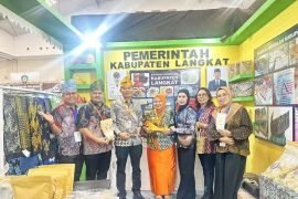 Plt. Bupati Tiorita Promosikan Produk Unggulan Langkat di APKASI Otonomi Expo 2026